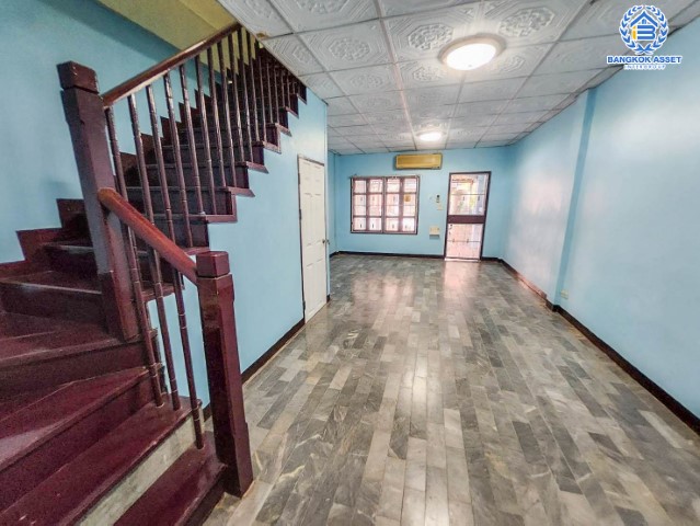 *****ทาวน์เฮ้าส์มือสองย่านนนทบุรี ม.ปิยวรารมย์3 บ้านกล้วย-ไทรน้อย เนื้อที่ 16 ตร.ว. ฟังก์ชัน 3 ห้องนอน 2 ห้องน้ำ 1 ที่จอดรถ บนทำเลเดินทางสะดวก เชื่อมต่อหลายเส้นทาง ใกล้รถไฟฟ้าสายสีม่วง "สถานีคลองบางไผ่" และจุดขึ้นรถตู้ ห้ามพลาด!